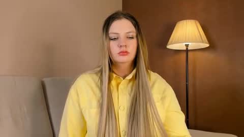 Snapshot of udelladella chatting on 02-13-25, 01:37 Amelia online show from 02-13-25, 01:37