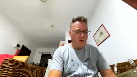 Snapshot of ueberdruck01 chatting on 10-16-25, 10:44 ueberdruck01 online show from 10-16-25, 10:44