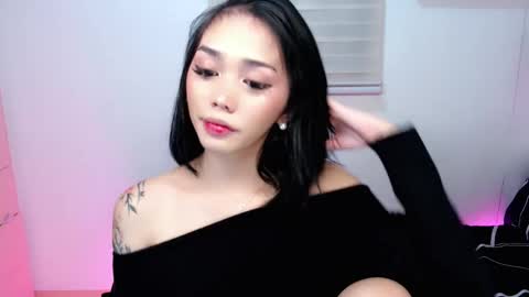 Snapshot of ughliah chatting on 02-11-26, 05:29 urbbgirl alliah online show from 02-11-26, 05:29