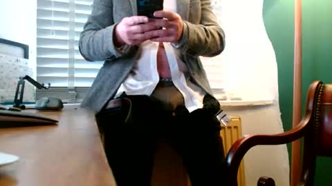 ukclive online show from 10-10-25, 10:14