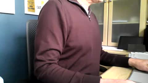 Snapshot of ukshowall chatting on 05-18-26, 02:56 mark online show from 05-18-26, 02:56