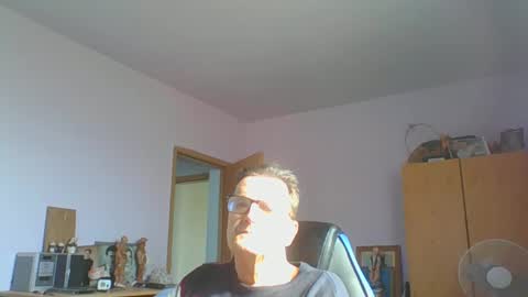 Snapshot of ulmeni4 chatting on 03-04-25, 11:08 ulmeni4 online show from 03-04-25, 11:08
