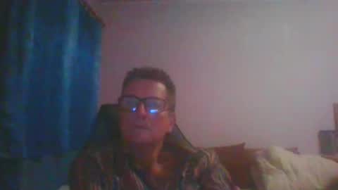 Snapshot of ulmeni4 chatting on 10-22-25, 06:18 ulmeni4 online show from 10-22-25, 06:18