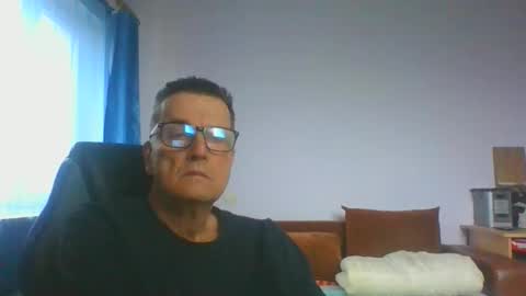 Snapshot of ulmeni4 chatting on 02-11-26, 06:51 ulmeni4 online show from 02-11-26, 06:51