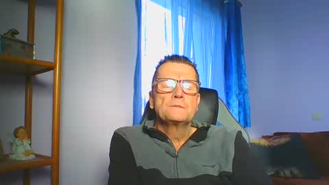 ulmeni7 online show from 12-17-25, 08:31