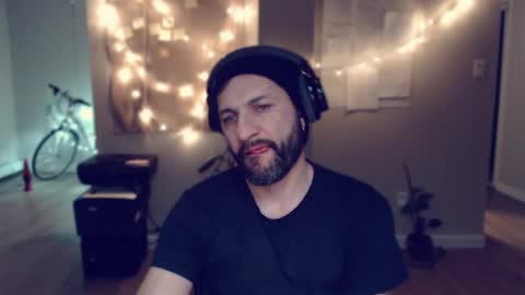 Snapshot of ultratoaster chatting on 12-10-24, 04:24 ultratoaster online show from 12-10-24, 04:24