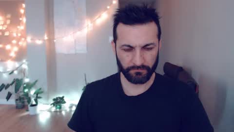 Snapshot of ultratoaster chatting on 12-21-24, 11:02 ultratoaster online show from 12-21-24, 11:02