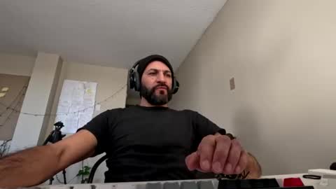 Snapshot of ultratoaster chatting on 01-03-25, 06:24 ultratoaster online show from 01-03-25, 06:24