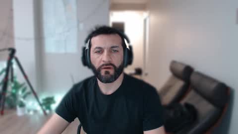 Snapshot of ultratoaster chatting on 01-05-25, 11:22 ultratoaster online show from 01-05-25, 11:22