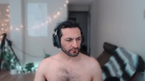 Snapshot of ultratoaster chatting on 01-11-25, 08:43 ultratoaster online show from 01-11-25, 08:43