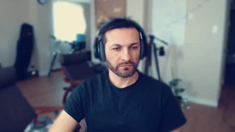 Snapshot of ultratoaster chatting on 02-06-25, 06:46 ultratoaster online show from 02-06-25, 06:46