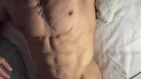 Um CM online show from 04-08-26, 08:47