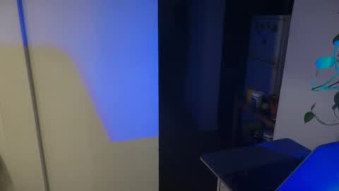Snapshot of um_cammusc chatting on 07-26-26, 11:33 Um CM online show from 07-26-26, 11:33