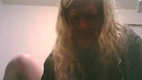 Snapshot of umbrado chatting on 10-23-25, 01:21 umbrado online show from 10-23-25, 01:21