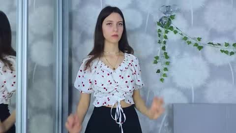 Liliane online show from 03-13-26, 05:14