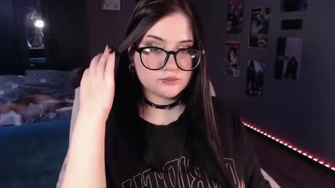 Snapshot of uminarin chatting on 12-04-24, 02:53 Julia online show from 12-04-24, 02:53