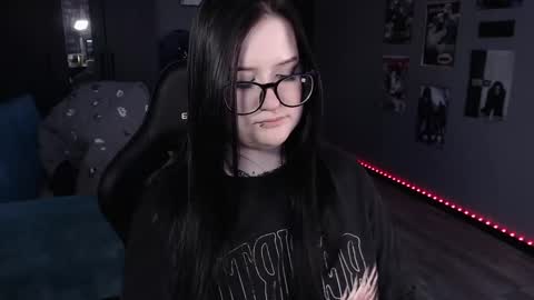 Snapshot of uminarin chatting on 02-03-25, 09:30 Julia online show from 02-03-25, 09:30