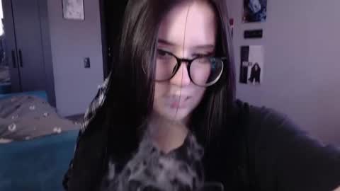 Snapshot of uminarin chatting on 02-25-25, 09:31 Julia online show from 02-25-25, 09:31