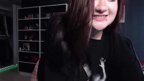 Snapshot of uminarin chatting on 11-12-25, 04:35 Julia online show from 11-12-25, 04:35