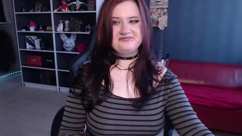 Snapshot of uminarin chatting on 02-04-26, 05:24 Julia online show from 02-04-26, 05:24