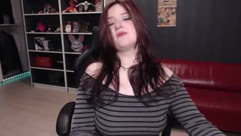 Snapshot of uminarin chatting on 02-06-26, 02:53 Julia online show from 02-06-26, 02:53