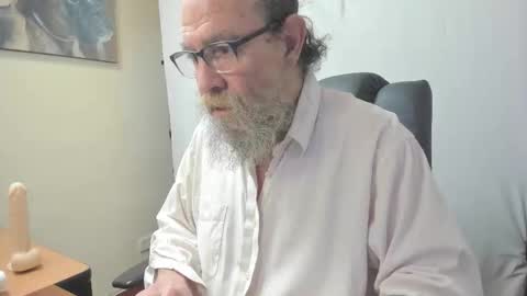 Snapshot of uncle_hottiecb chatting on 02-28-26, 04:19 Uncle Hottie online show from 02-28-26, 04:19