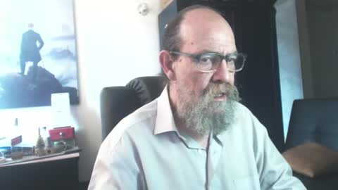 Snapshot of uncle_hottiecb chatting on 07-10-26, 03:14 Uncle Hottie online show from 07-10-26, 03:14