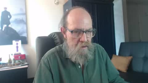 Snapshot of uncle_hottiecb chatting on 07-11-26, 05:15 Uncle Hottie online show from 07-11-26, 05:15