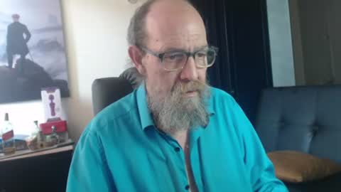 Snapshot of uncle_hottiecb chatting on 07-16-26, 05:52 Uncle Hottie online show from 07-16-26, 05:52