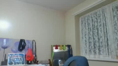 Snapshot of uncle_johns chatting on 11-11-25, 05:29 John online show from 11-11-25, 05:29