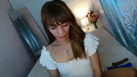 Snapshot of uncut_queen chatting on 04-18-26, 04:38 LOVELY JANE online show from 04-18-26, 04:38