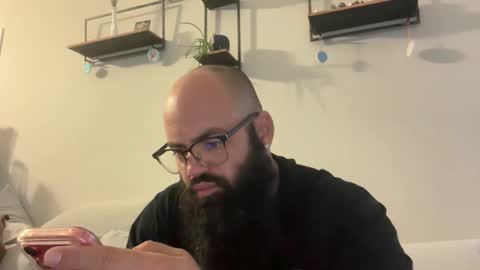 Snapshot of uncutbeard129840 chatting on 04-08-26, 01:44 uncutbeard129840 online show from 04-08-26, 01:44