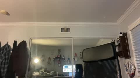 Snapshot of uncutbeard129840 chatting on 05-12-26, 12:46 uncutbeard129840 online show from 05-12-26, 12:46
