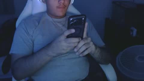 Snapshot of uncutloll chatting on 02-01-26, 02:21 uncutloll online show from 02-01-26, 02:21