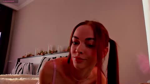 Snapshot of under_the_skin chatting on 02-24-25, 02:37 Under The Skin online show from 02-24-25, 02:37