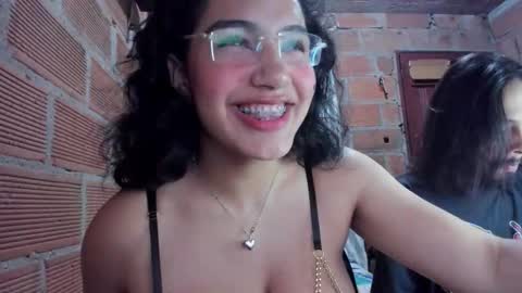 Coraline  Eliot online show from 09-10-25, 01:05