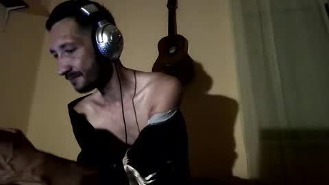 Snapshot of underguy19 chatting on 09-15-25, 09:48 underguy19 online show from 09-15-25, 09:48