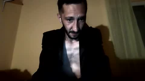 Snapshot of underguy19 chatting on 09-18-25, 08:33 underguy19 online show from 09-18-25, 08:33