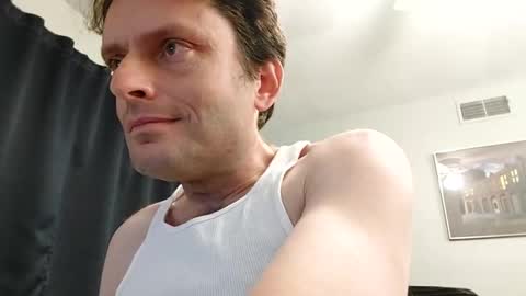 Snapshot of undress_me_ chatting on 12-31-24, 01:04 undress me online show from 12-31-24, 01:04