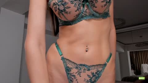 Silvia online show from 03-11-25, 08:31