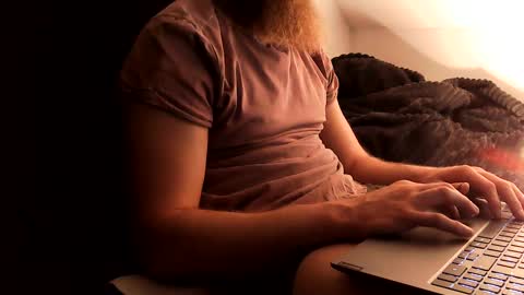 Snapshot of unknownbeard89 chatting on 02-12-25, 01:37 unknownbeard89 online show from 02-12-25, 01:37