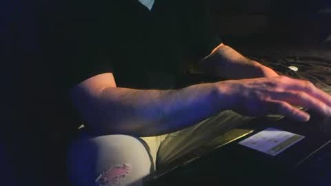 untouchableace84 online show from 04-01-26, 12:44