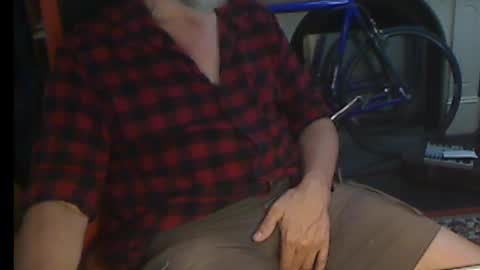 Snapshot of updownunder chatting on 03-03-25, 06:59 Freddie online show from 03-03-25, 06:59