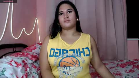 Snapshot of ur_baby_rebbecca chatting on 04-20-26, 11:13 SINGLE online show from 04-20-26, 11:13