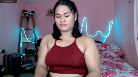 Snapshot of ur_baby_rebbecca chatting on 06-14-26, 11:45 SINGLE online show from 06-14-26, 11:45