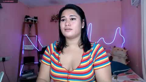Snapshot of ur_baby_rebbecca chatting on 07-01-26, 09:22 SINGLE online show from 07-01-26, 09:22