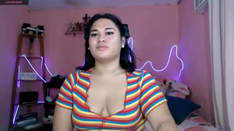 Snapshot of ur_baby_rebbecca chatting on 07-02-26, 12:43 SINGLE online show from 07-02-26, 12:43