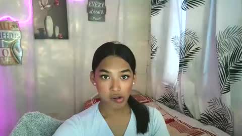 ur_dazzlingmorenaxx online show from 04-10-26, 02:39