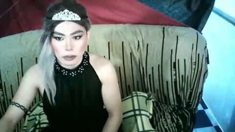 Snapshot of ur_dominatrix chatting on 04-19-26, 06:10 MISS ANNA online show from 04-19-26, 06:10
