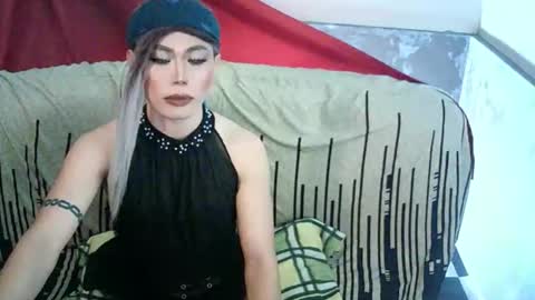 Snapshot of ur_dominatrix chatting on 04-29-26, 03:32 MISS ANNA online show from 04-29-26, 03:32